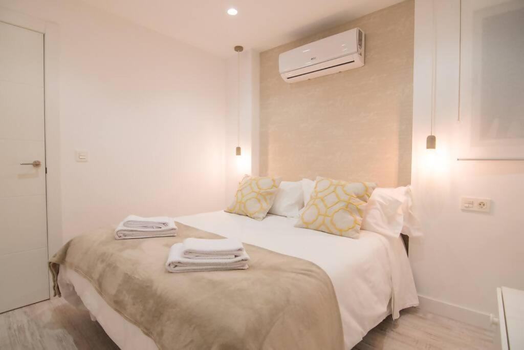 Amplio Y Moderno Apartamento En El Centro Granada Esterno foto