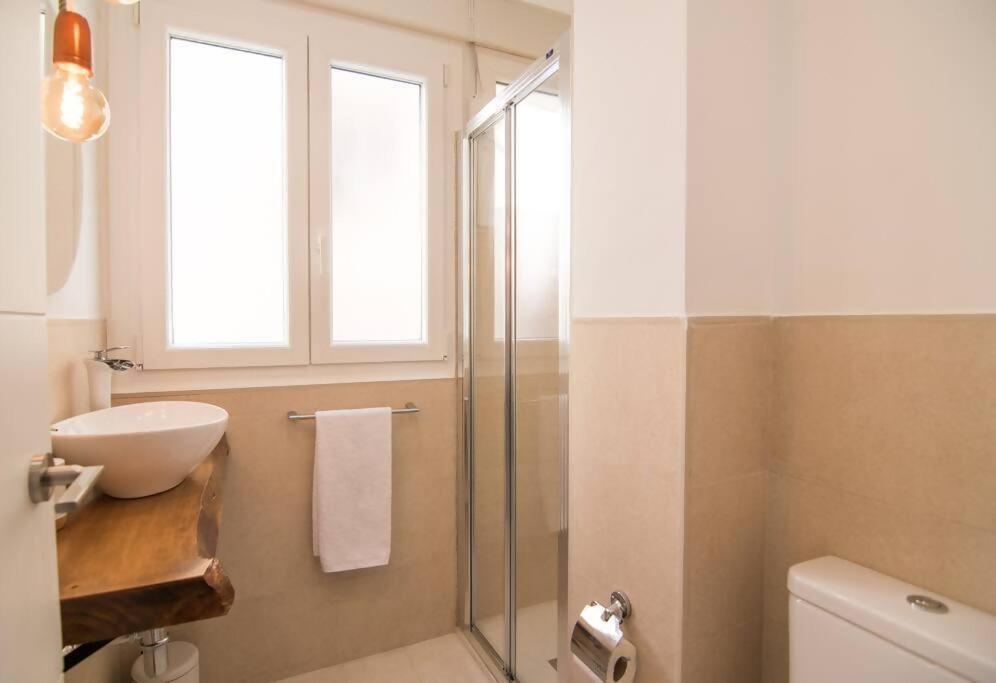 Amplio Y Moderno Apartamento En El Centro Granada Esterno foto