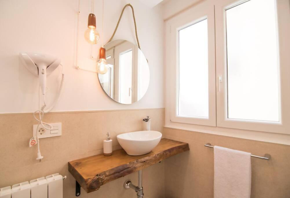 Amplio Y Moderno Apartamento En El Centro Granada Esterno foto