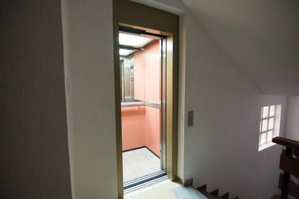Amplio Y Moderno Apartamento En El Centro Granada Esterno foto