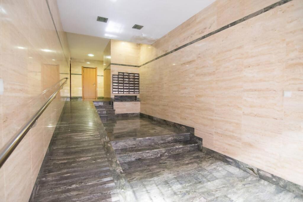 Amplio Y Moderno Apartamento En El Centro Granada Esterno foto